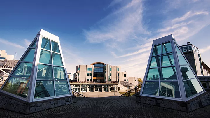 北不列颠哥伦比亚大学